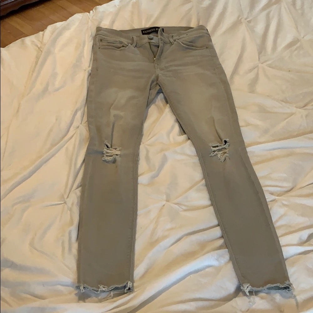 Light gray destroyed 6 long Express jeans